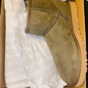 UGG CLASSIC MINI TWO